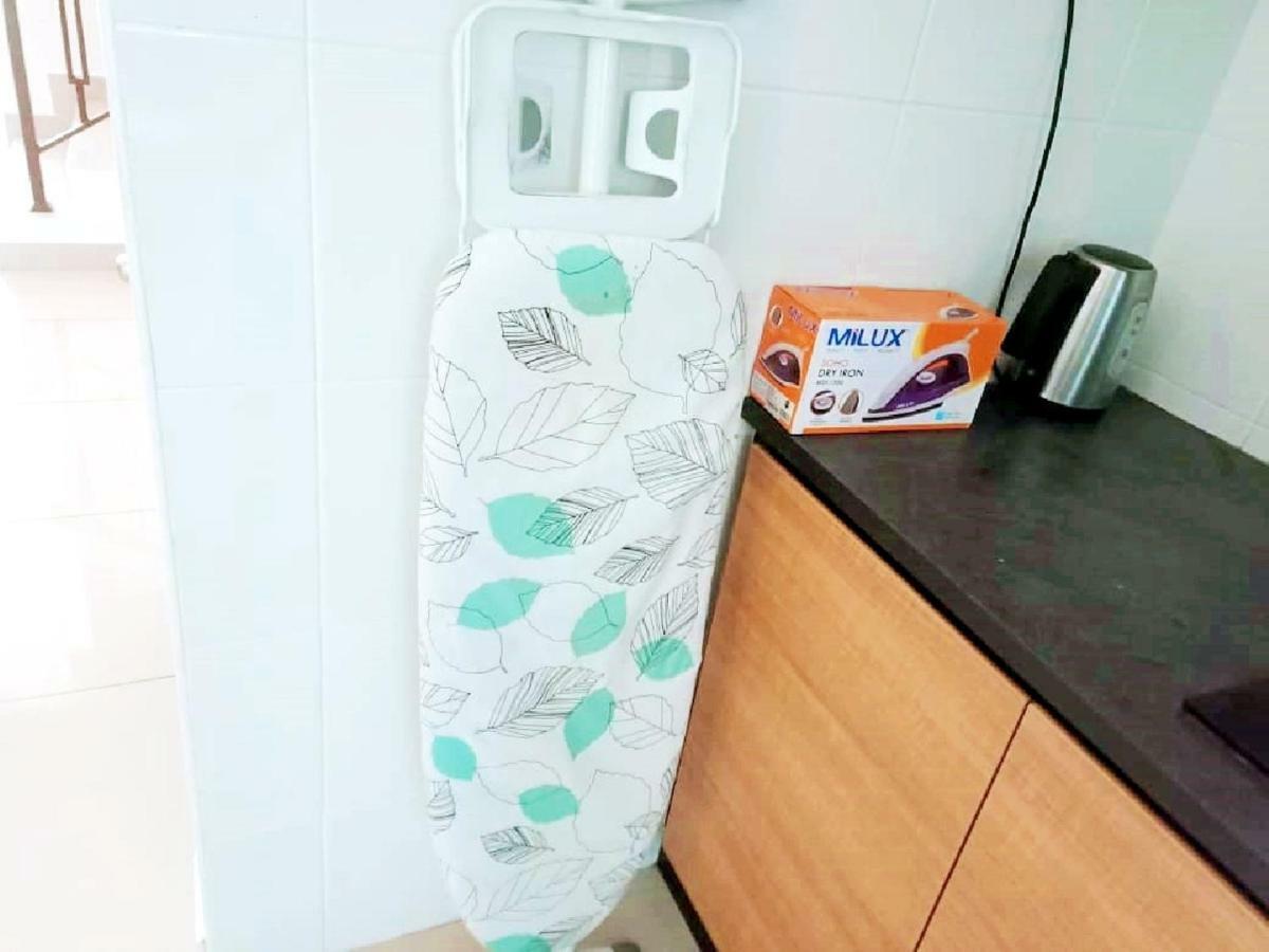 Desaru Cosy Homestay - Near Waterpark, Beach, Rapid -Wifi, Tvbox, Steamboat, Bbq Available Экстерьер фото