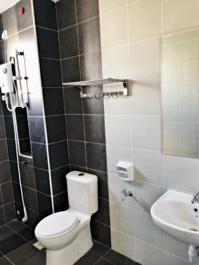 Desaru Cosy Homestay - Near Waterpark, Beach, Rapid -Wifi, Tvbox, Steamboat, Bbq Available Экстерьер фото